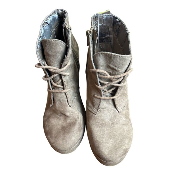 (6 for $25) Merona Retro Lace Up Wedge Bootie in Tan Size 6.5 - Picture 4 of 8